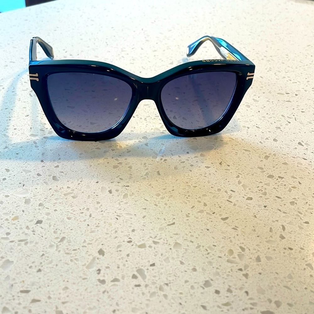 MARC JACOBS ICON EDGE OVERSIZED SQUARE SUNGLASSES